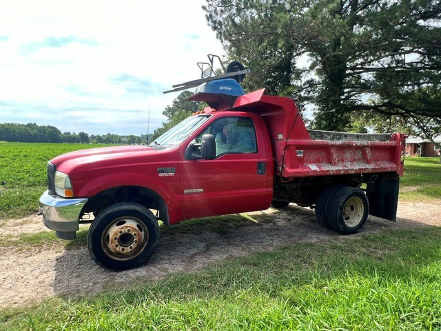 Used 2003 Ford F450 2WD Regular Cab Super Duty image 2