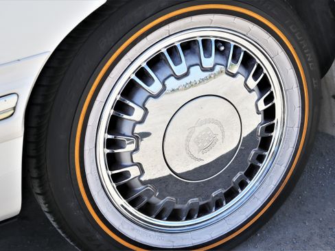Used 1998 Cadillac De Ville D'Elegance w/ Safety/Security Pkg FWD image 10