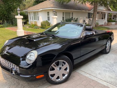 Used 2002 Ford Thunderbird image 2