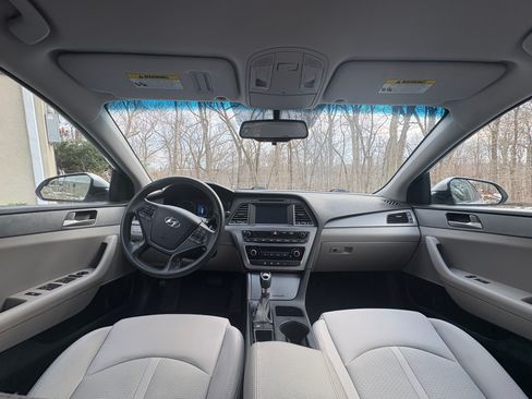 Used 2017 Hyundai Sonata ECO w/ Cargo Package image 6