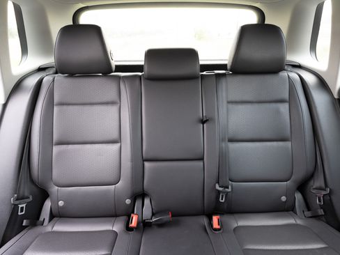 Used 2016 Volkswagen Tiguan S AWD/4WD image 15