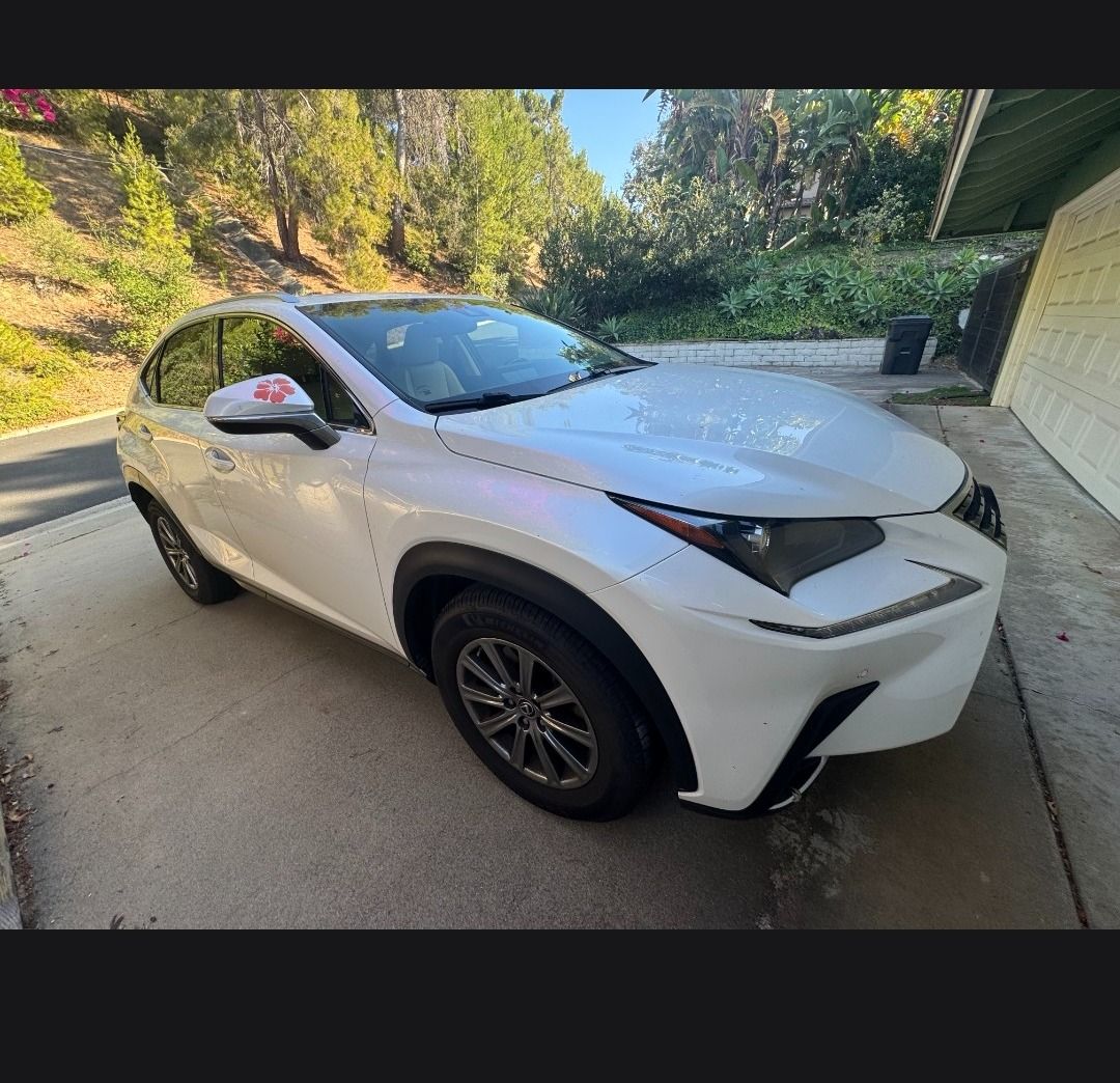 Used 2018 Lexus NX 300 FWD w/ Comfort Package image 2