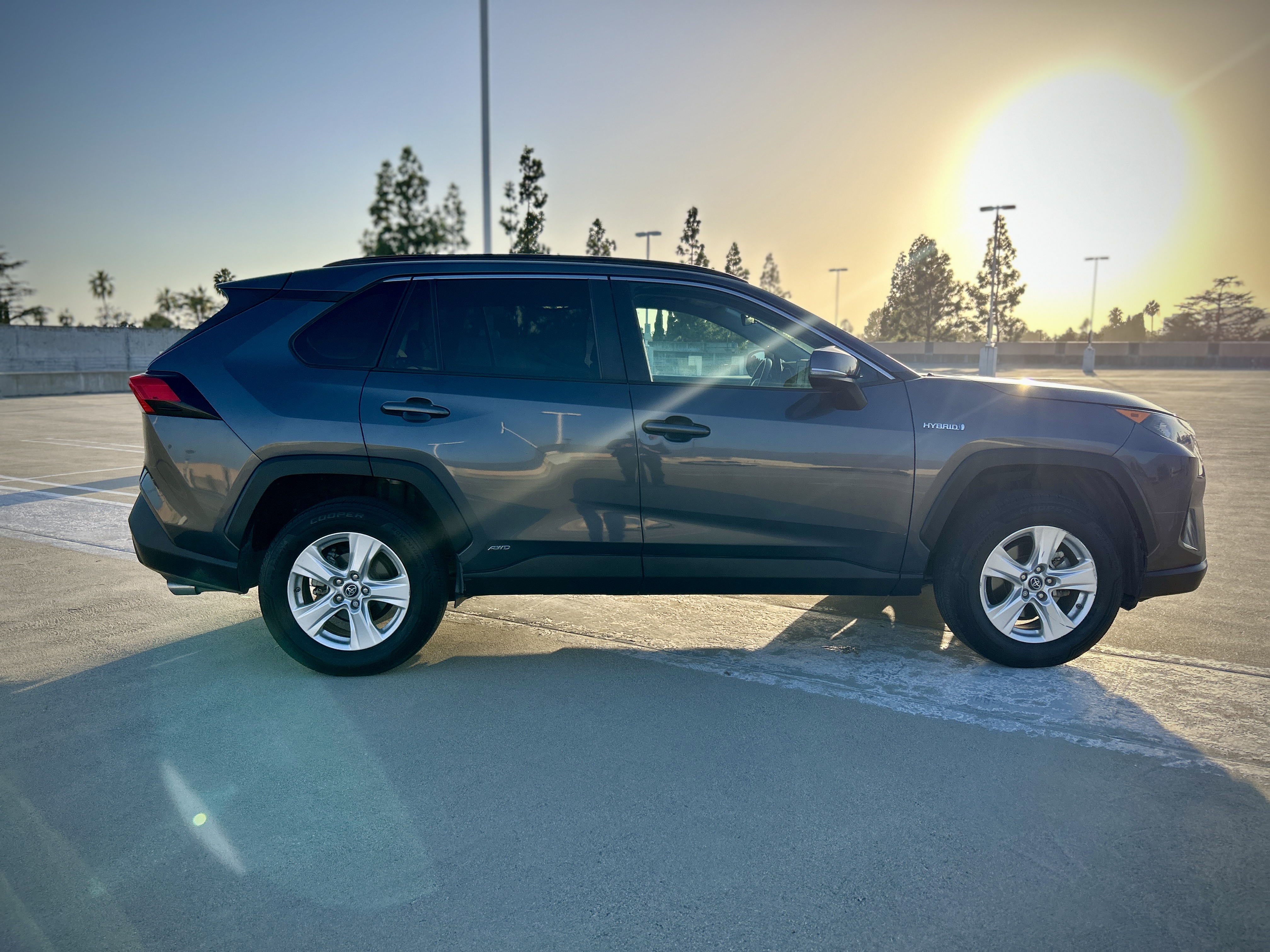 Used 2019 Toyota RAV4 LE AWD/4WD image 11