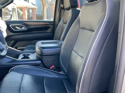 Used 2023 Chevrolet Tahoe Premier image 2