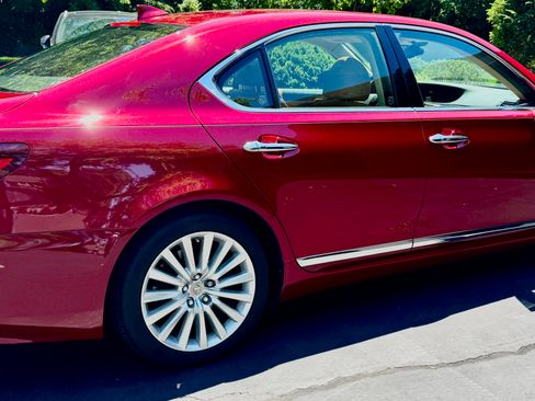 Used 2017 Lexus LS 460 AWD w/ Comfort Package image 6