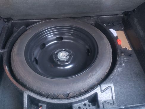 Used 2015 Volkswagen Tiguan S image 21