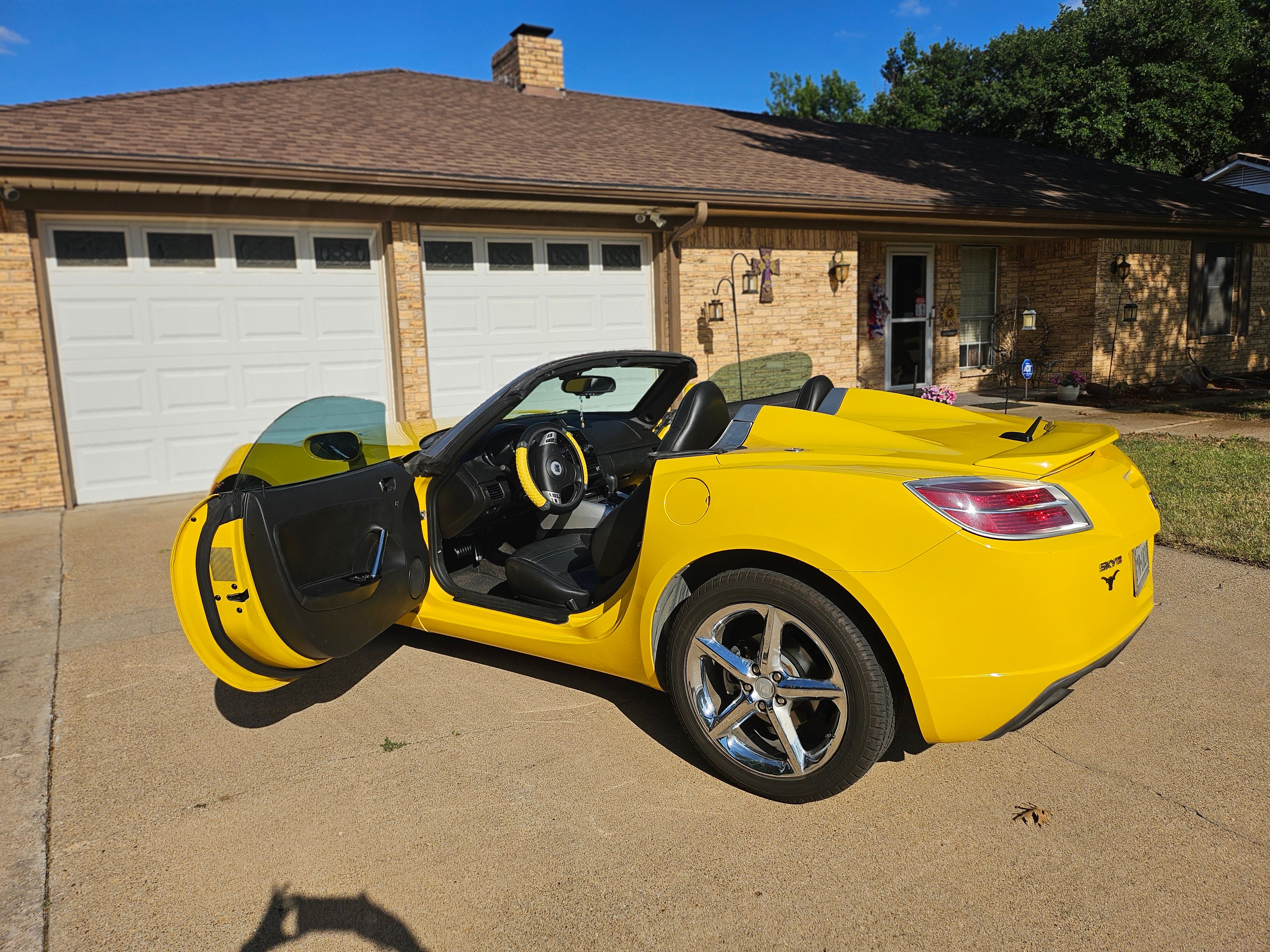Used 2007 Saturn Sky Red Line RWD image 4