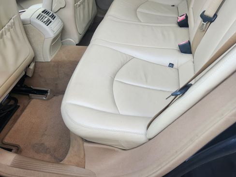 Used 2008 Mercedes-Benz E 320 BlueTEC Sedan image 8