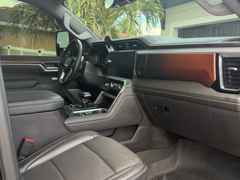 Used 2025 GMC Sierra 1500 Denali w/ Denali Reserve Package image 13