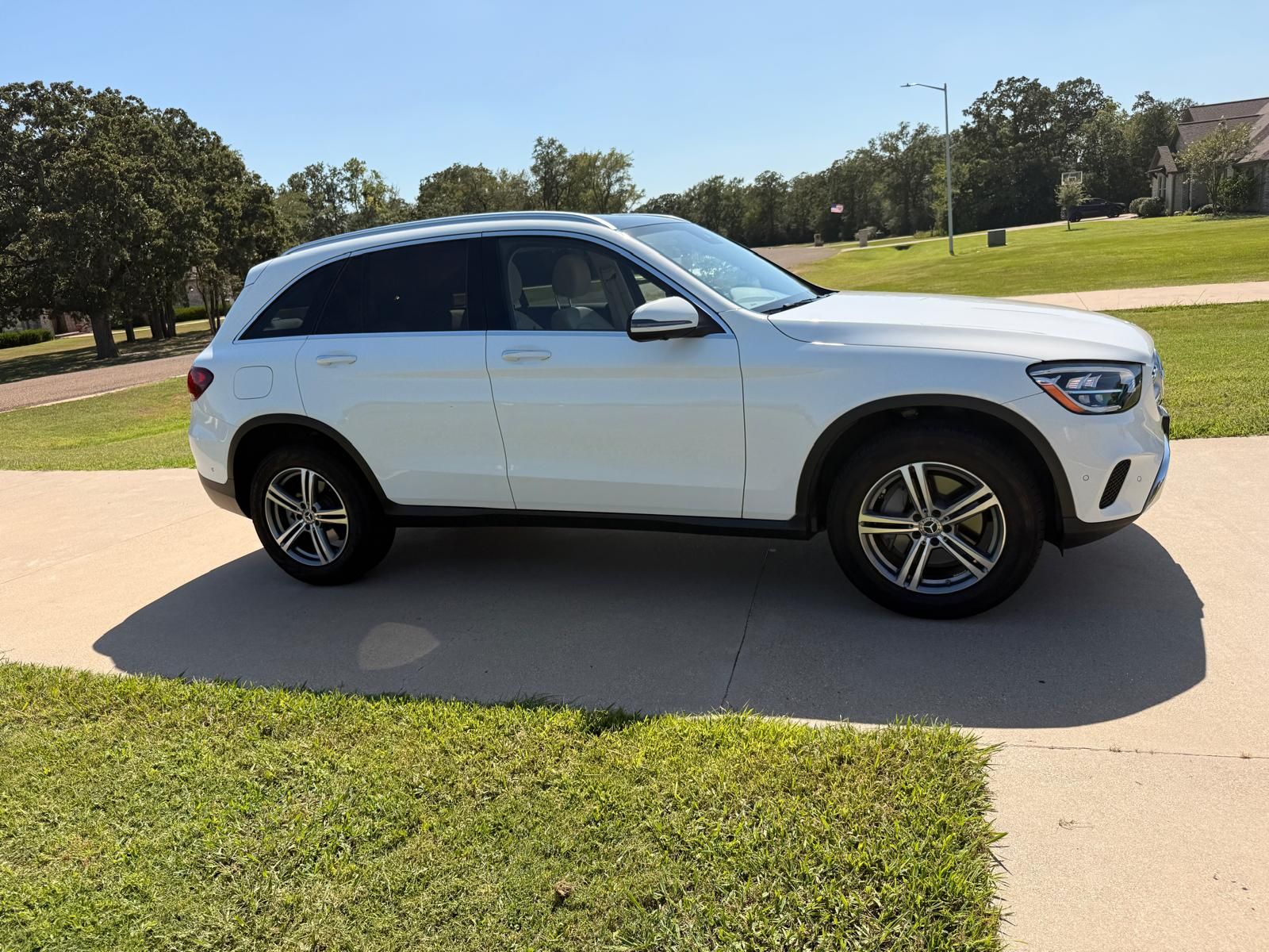 Used 2022 Mercedes-Benz GLC 300 image 4