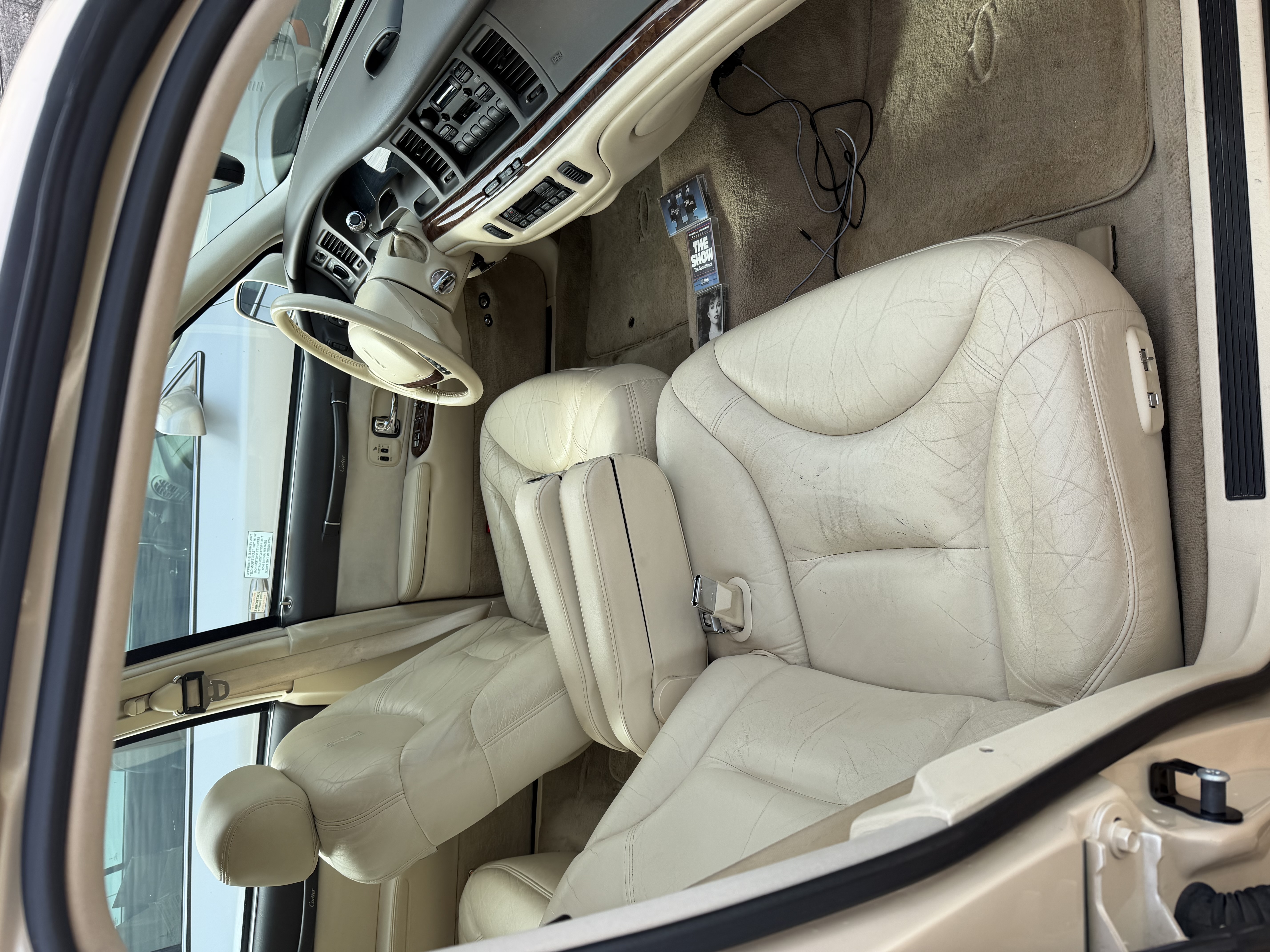 Used 1995 Lincoln Town Car Cartier RWD image 12