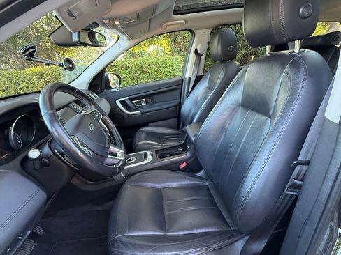 Used 2017 Land Rover Discovery Sport HSE AWD/4WD image 10