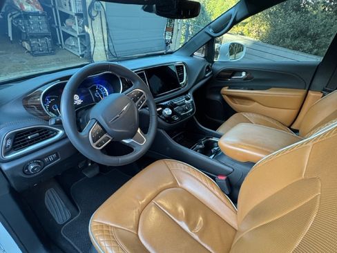Used 2022 Chrysler Pacifica Pinnacle image 16