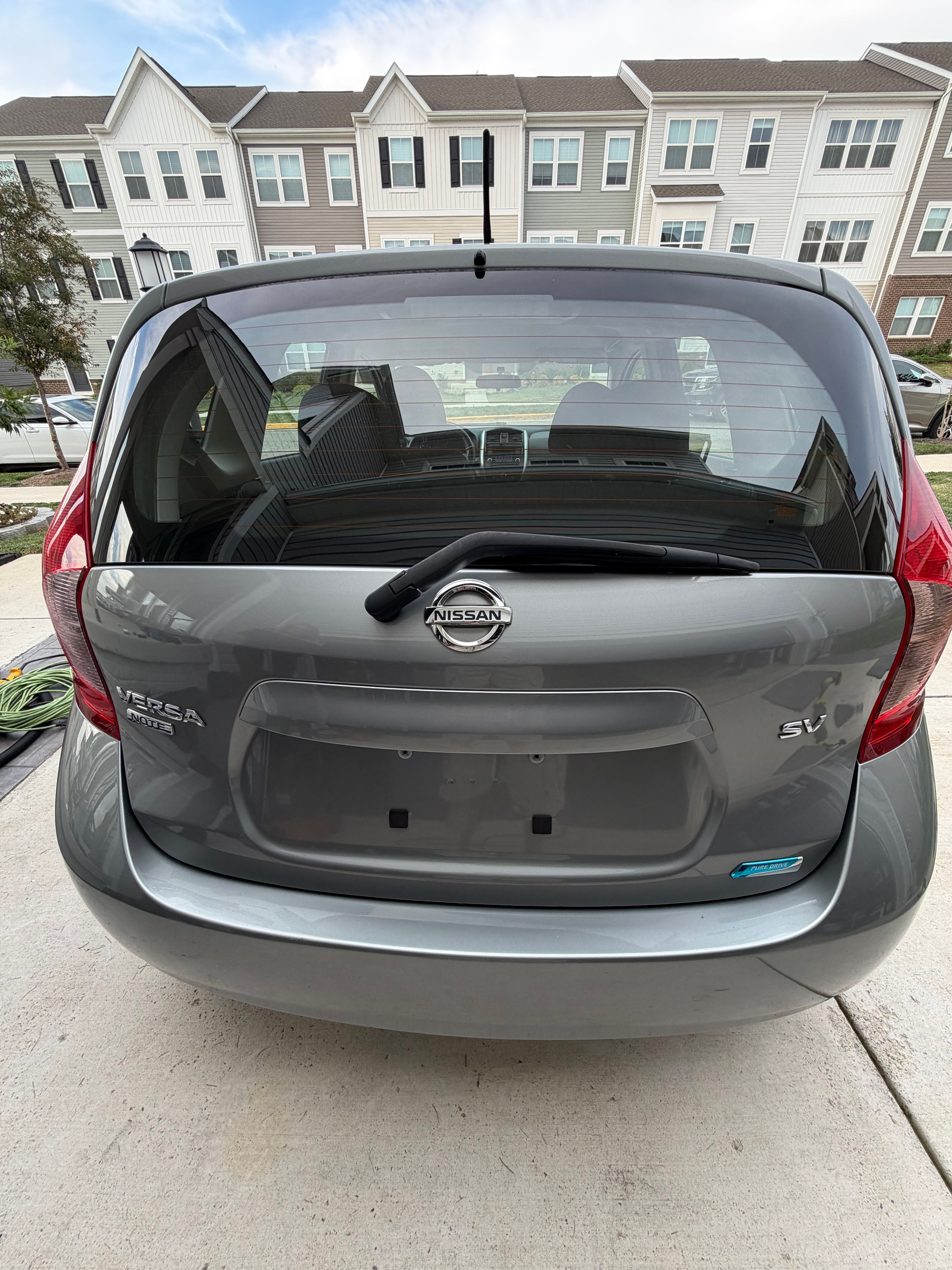 Used 2015 Nissan Versa Note SV FWD image 2