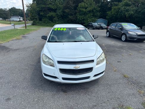 Used 2010 Chevrolet Malibu LS FWD image 18
