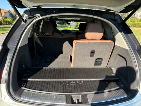 Used 2018 Acura MDX FWD w/ Technology Package image 8