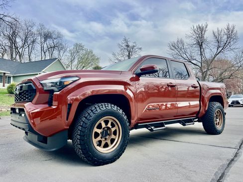 Used 2025 Toyota Tacoma TRD Sport image 9