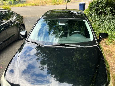 Used 2012 Lexus CT 200h Premium w/ Leather Pkg FWD image 6