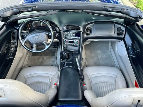 Used 2003 Chevrolet Corvette Convertible w/ Preferred Equipment Group1 image 10