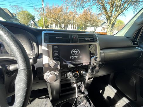 Used 2021 Toyota 4Runner SR5 image 20