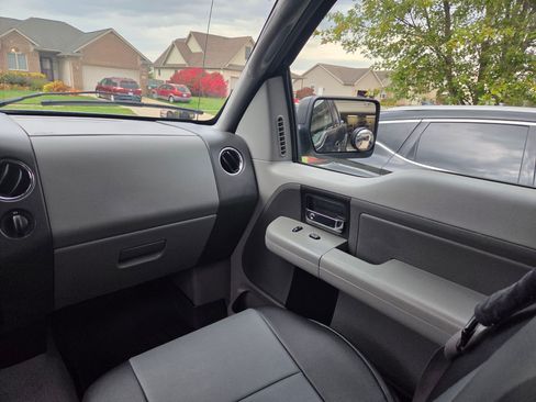 Used 2005 Ford F150 XLT image 6