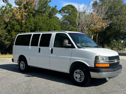 Used 2013 Chevrolet Express 2500 LT w/ LT Preferred Equipment Group image 6