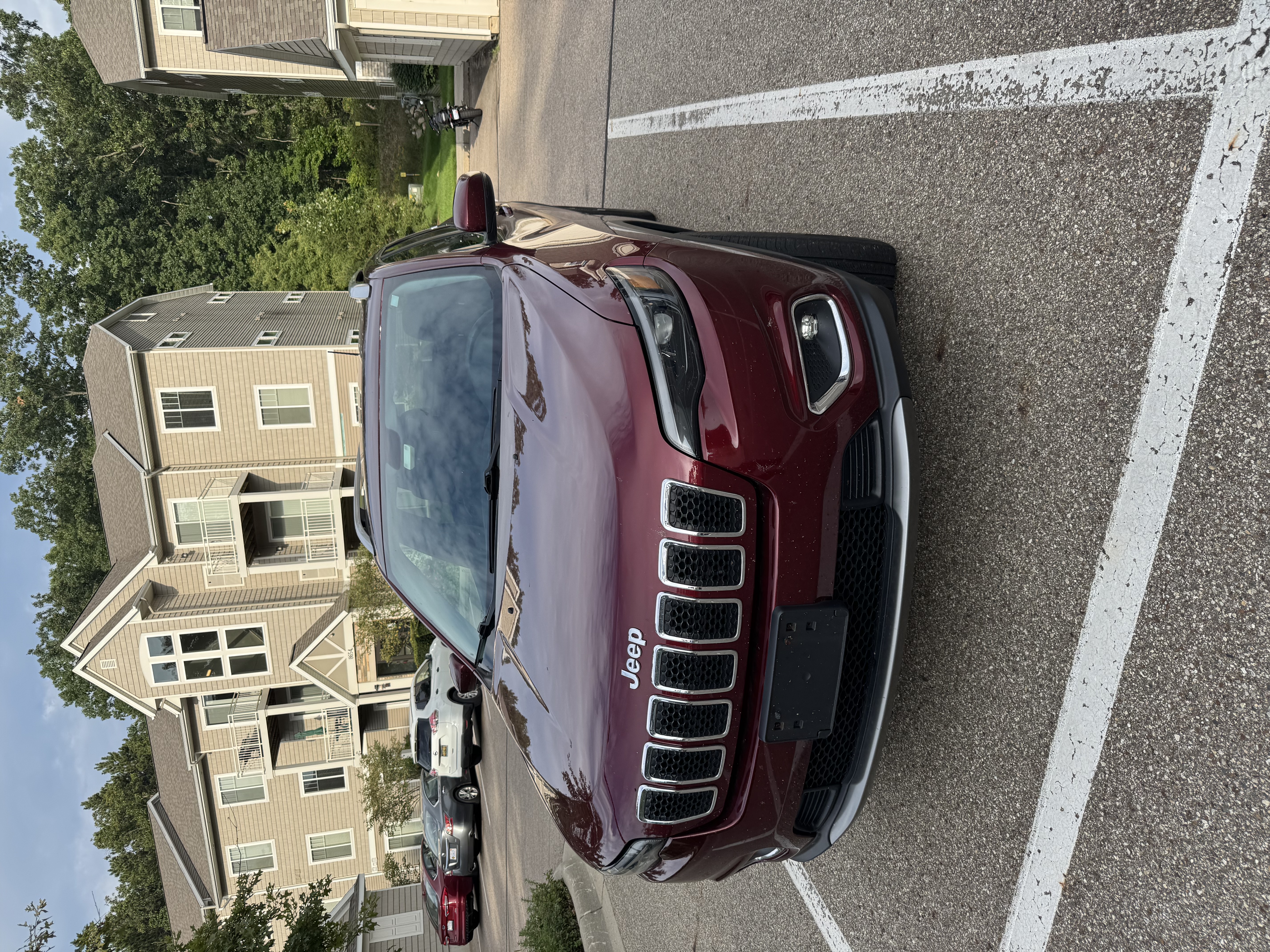 Used 2019 Jeep Cherokee Limited AWD/4WD image 1