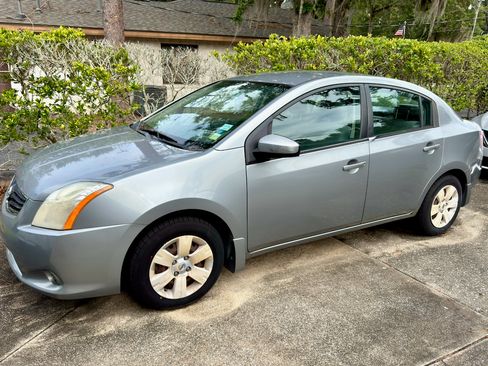 Used 2010 Nissan Sentra 2.0 FWD image 1