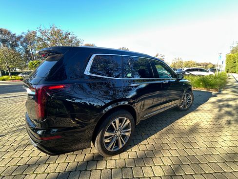 Used 2024 Cadillac XT6 Premium Luxury image 5