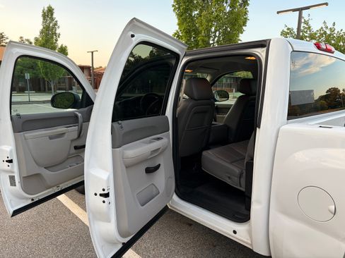 Used 2013 Chevrolet Silverado 1500 W/T AWD/4WD image 12
