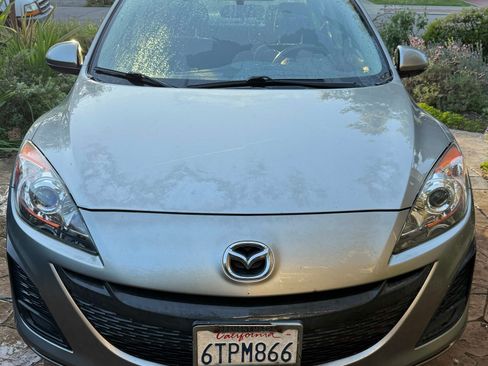 Used 2011 MAZDA MAZDA3 i Sport image 2