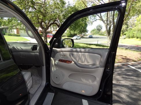 Used 2006 Toyota Sequoia Limited image 20