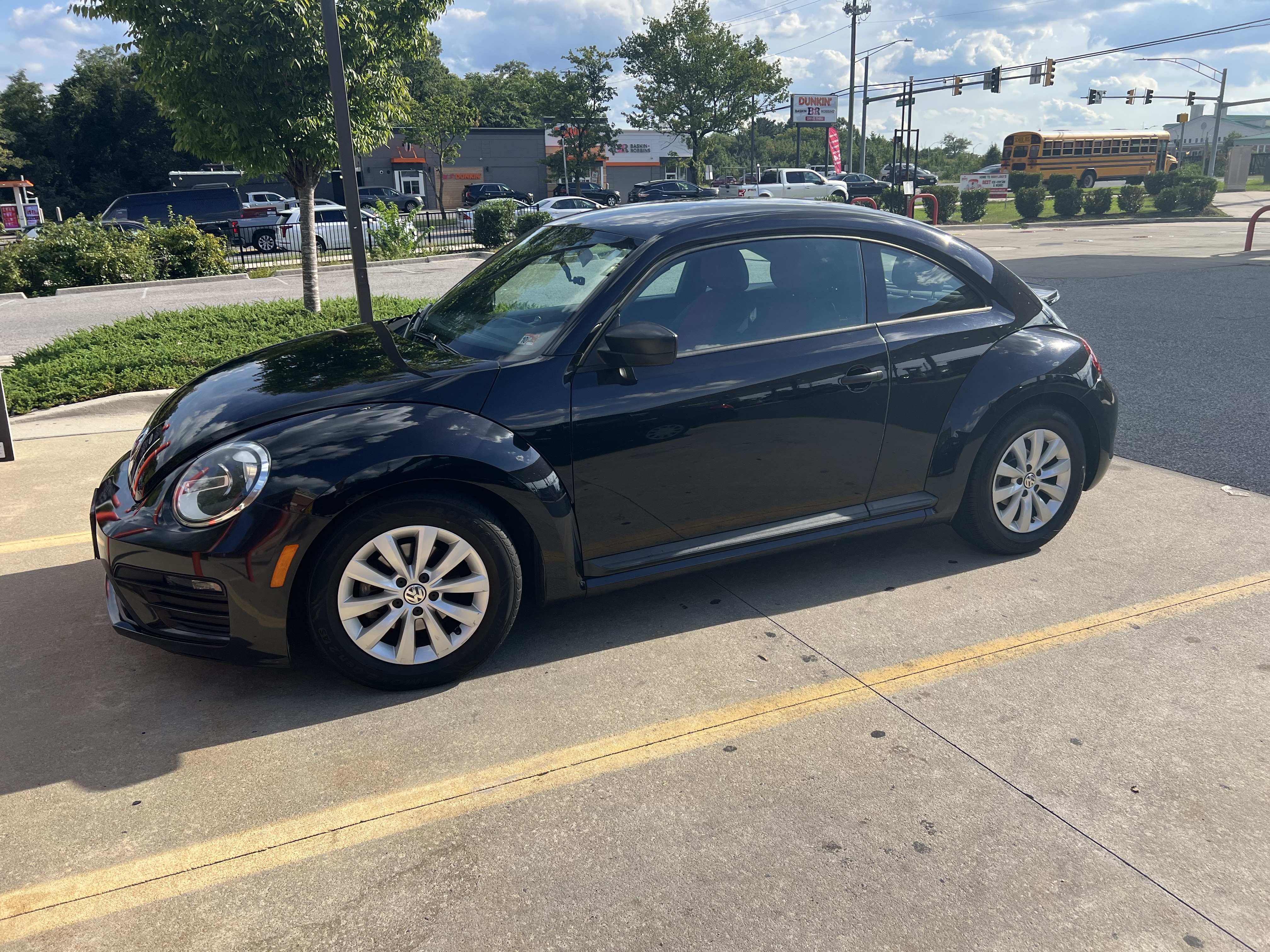 Used 2018 Volkswagen Beetle 2.0T S FWD image 2