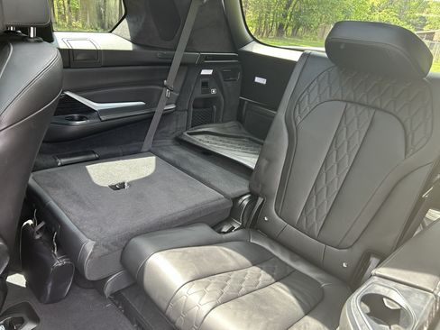 Used 2020 BMW X7 xDrive40i w/ M Sport Package AWD/4WD image 29