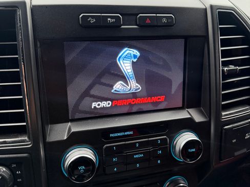 Used 2018 Ford F150 Lariat w/ Equipment Group 502A Luxury AWD/4WD image 15