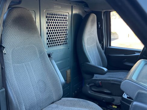 Used 2011 Chevrolet Express 1500 AWD w/ Power Package image 14