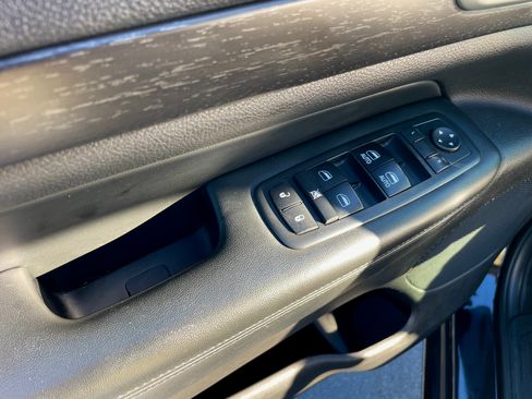 Used 2017 Jeep Grand Cherokee Altitude image 28