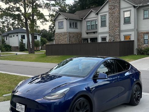 Used 2023 Tesla Model Y Performance AWD/4WD image 1