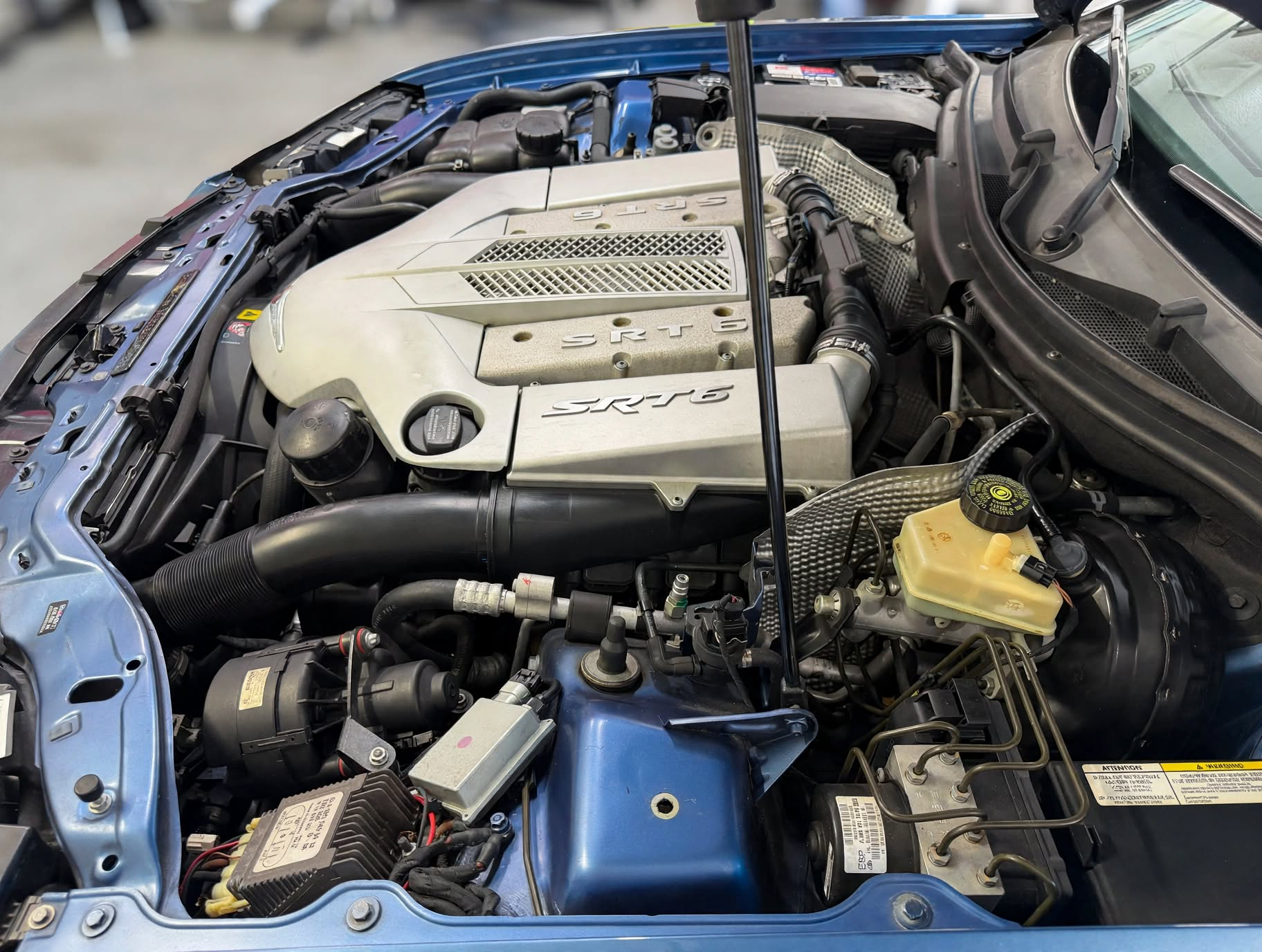 Used 2005 Chrysler Crossfire SRT-6 RWD image 8