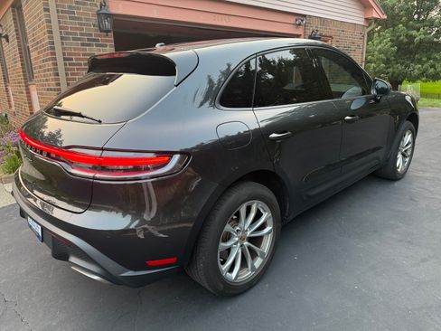 Used 2023 Porsche Macan AWD/4WD image 4