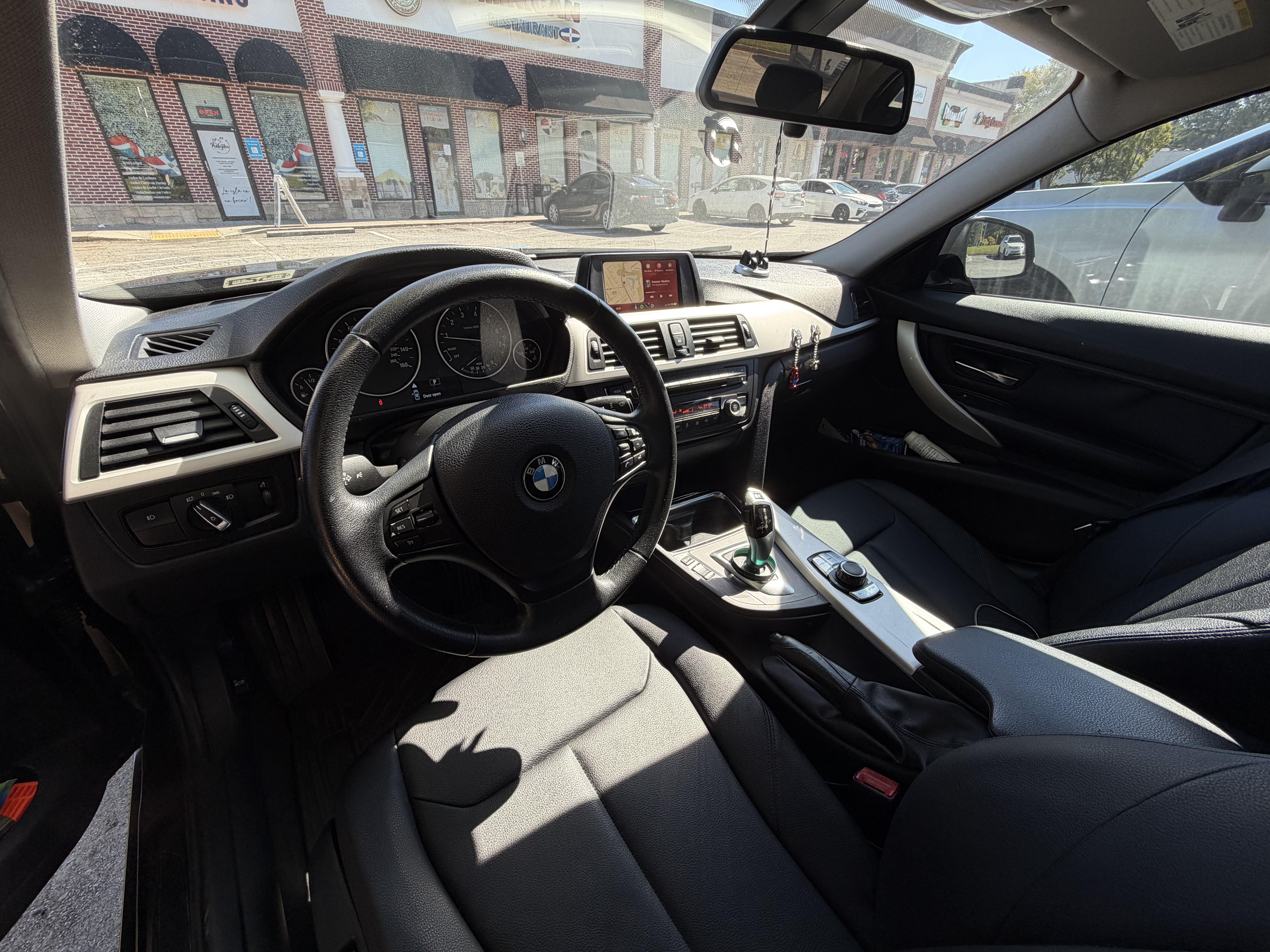 Used 2014 BMW 320i Sedan RWD image 10