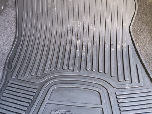 Used 2018 Ford Focus SEL w/ Cold Weather Package FWD image 29