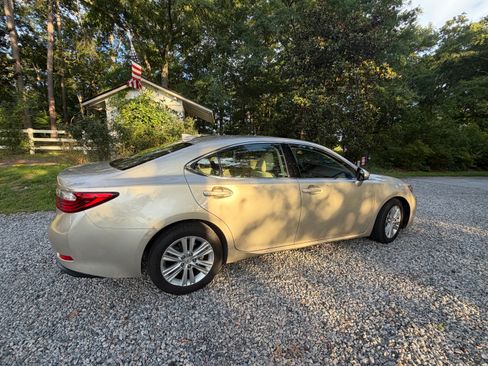 Used 2015 Lexus ES 350 w/ Premium Package FWD image 11