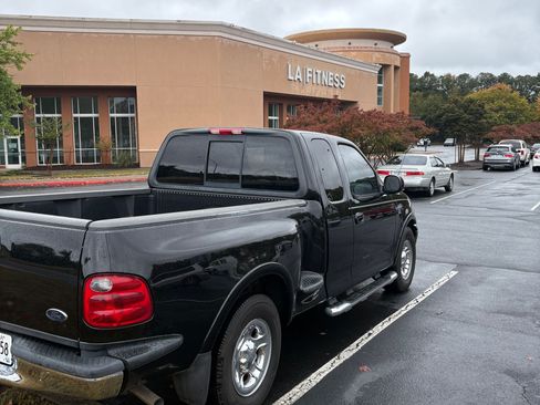 Used 2003 Ford F150 XLT image 9