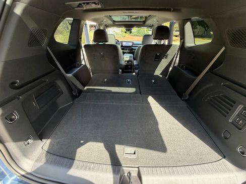 Used 2025 Buick Enclave Avenir w/ Super Cruise Package FWD image 23