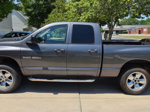 Used 2004 Dodge Ram 1500 Truck SLT w/ Sport Appearance Group AWD/4WD image 1