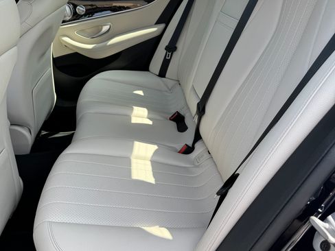 Used 2020 Mercedes-Benz E 350 Sedan image 9