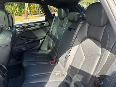 Used 2024 Porsche Macan image 16