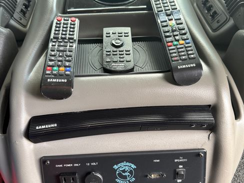 Used 2019 GMC Savana 2500 image 21