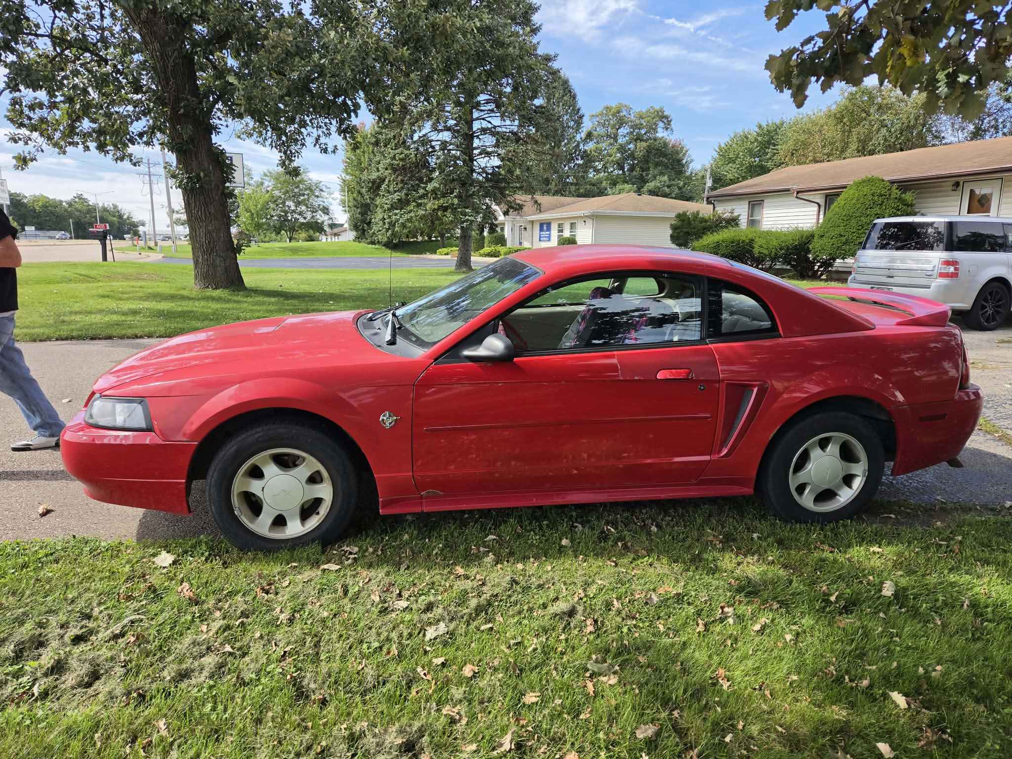 Used 1999 Ford Mustang Coupe RWD image 4